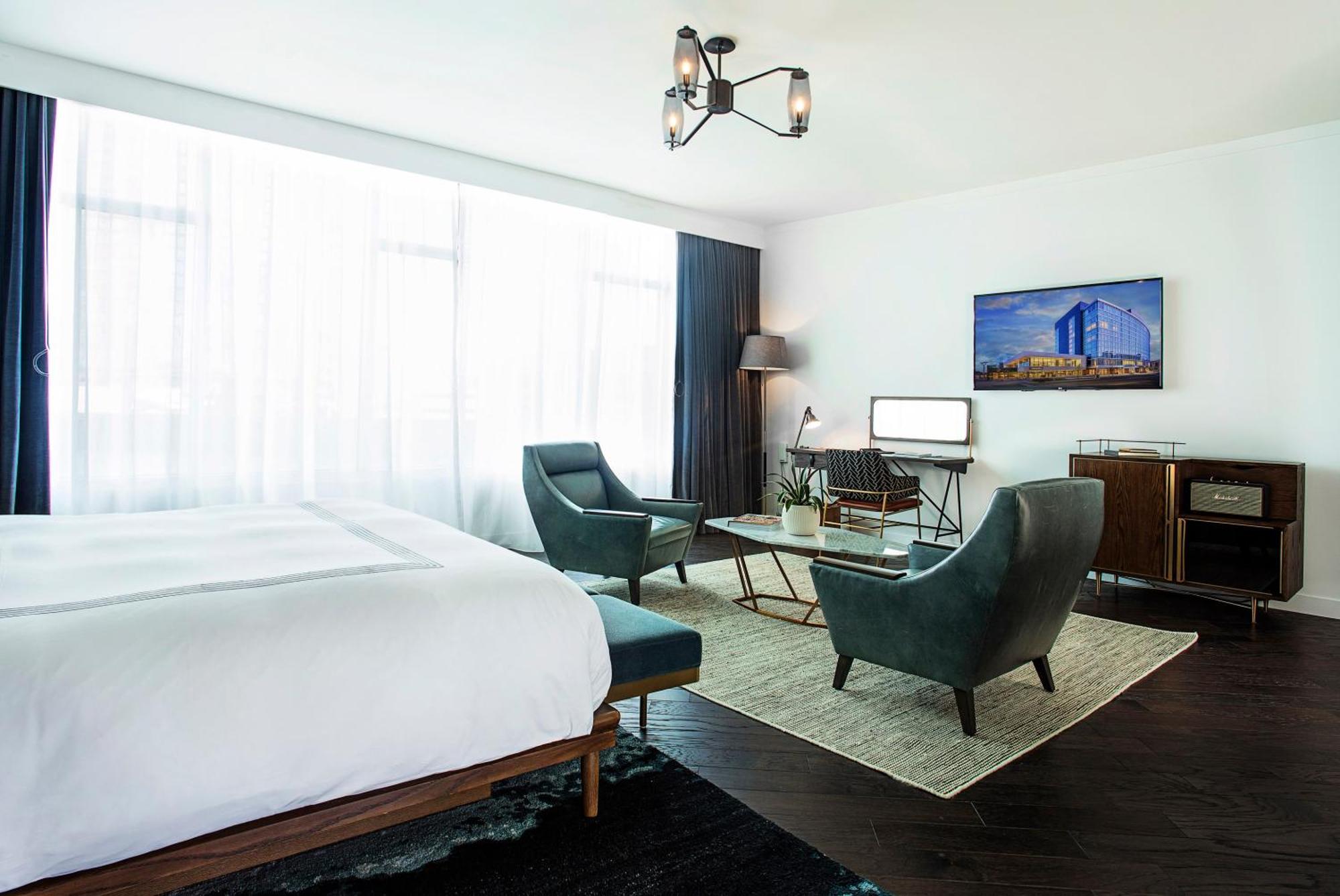 Studio Suite with Accessible Shower,1448826640:JPEG