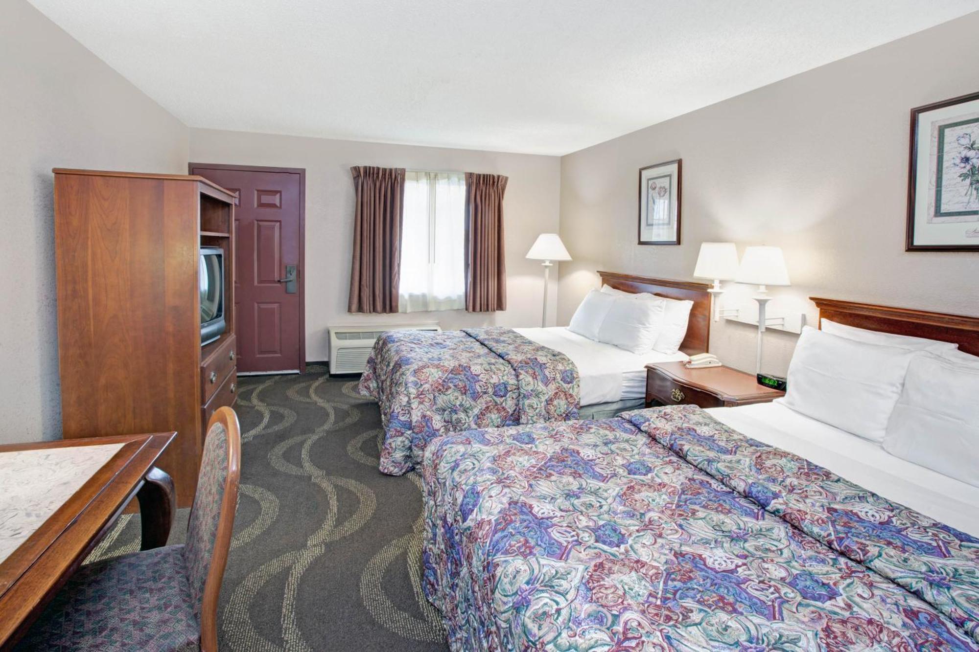 Quadruple Room - Non-Smoking