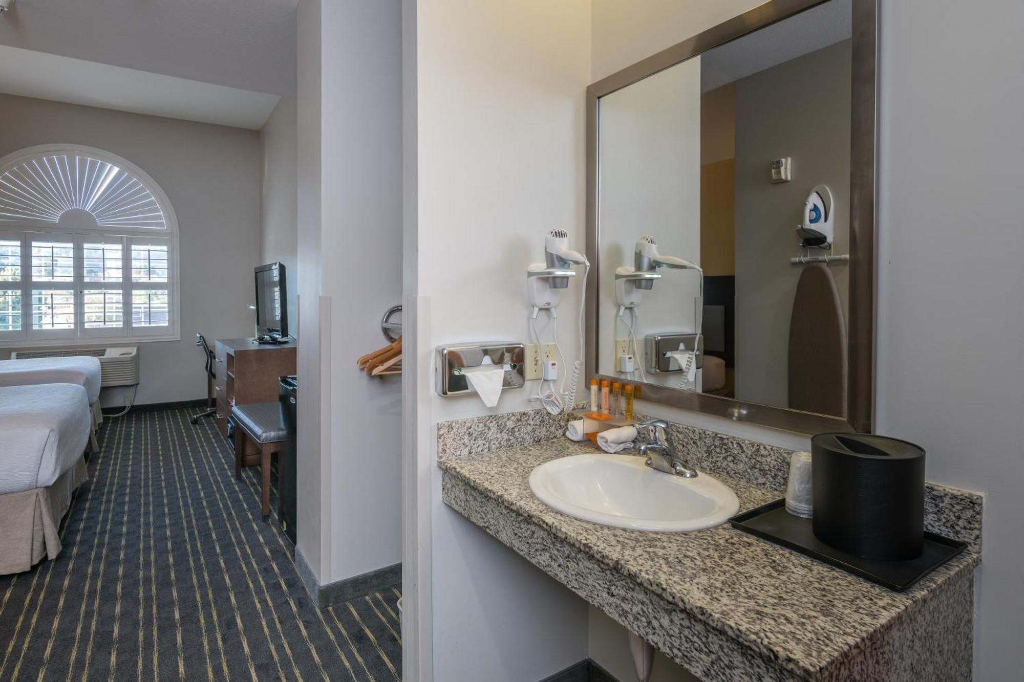 Standard Queen Room Two Queen Beds Disability Access