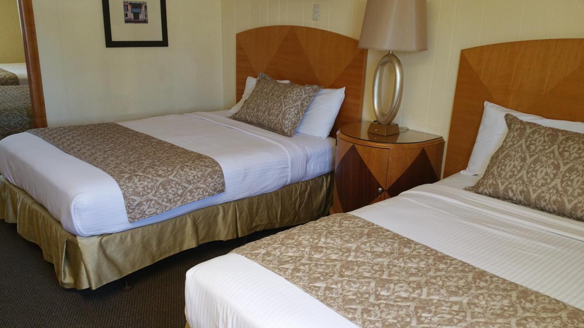 Standard Queen Room