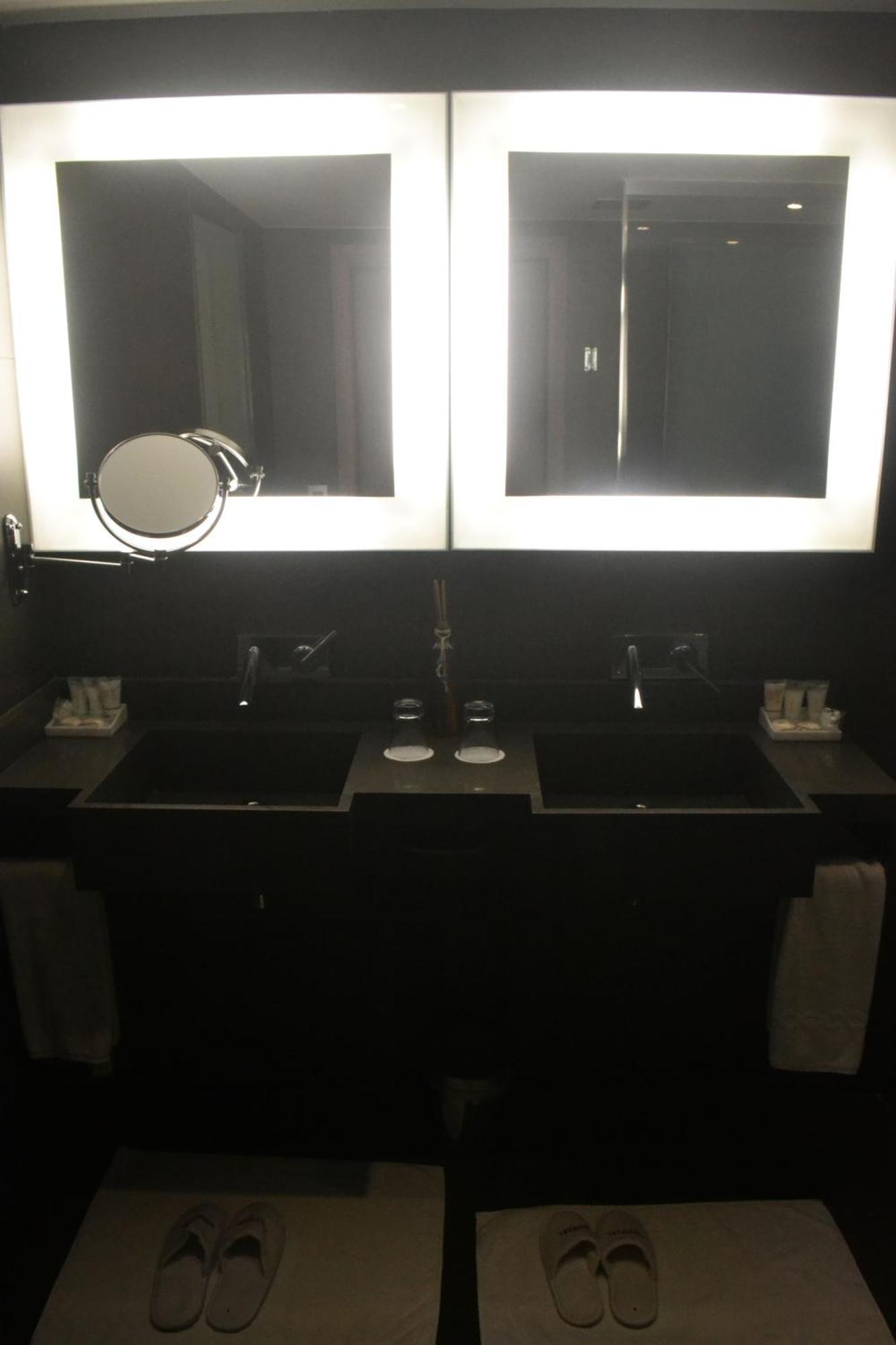 Superior Apartment Twin Beds