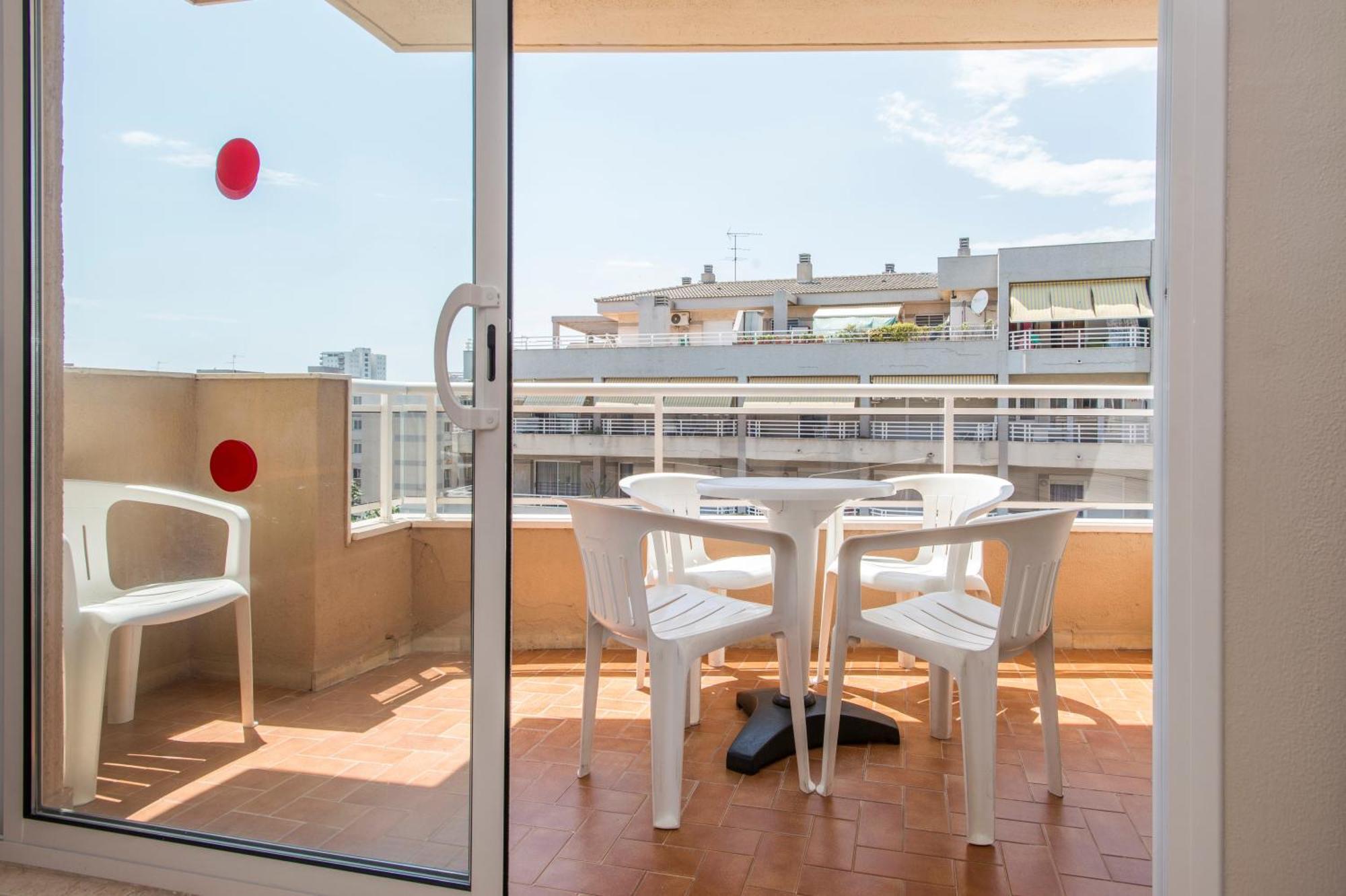 One-Bedroom Apartment Terrace from 2 to 11