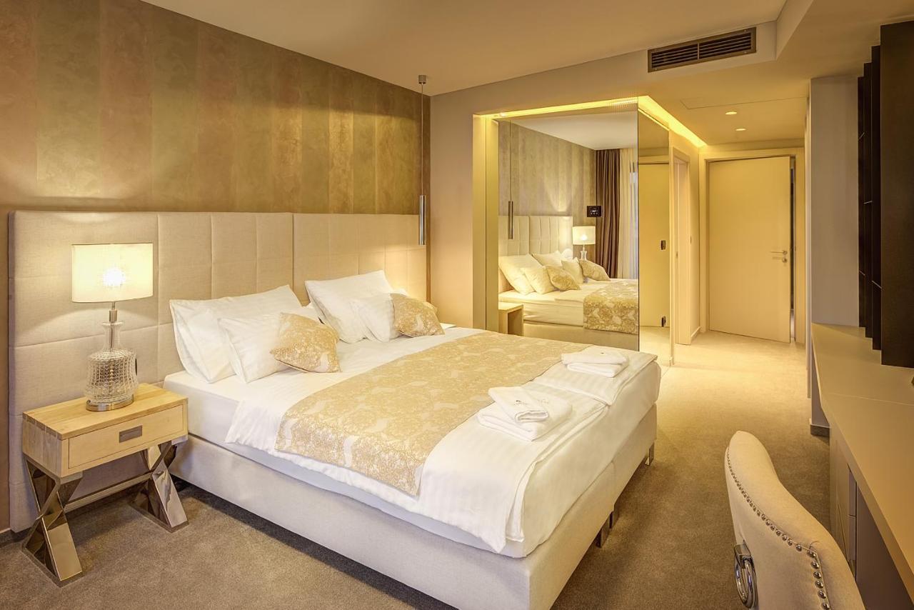 Double Room Balcony Side Sea View