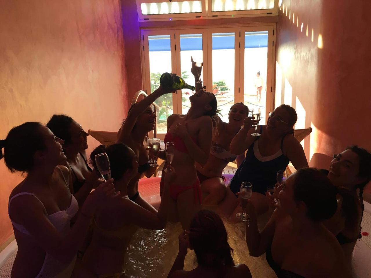 Suite Hot Tub