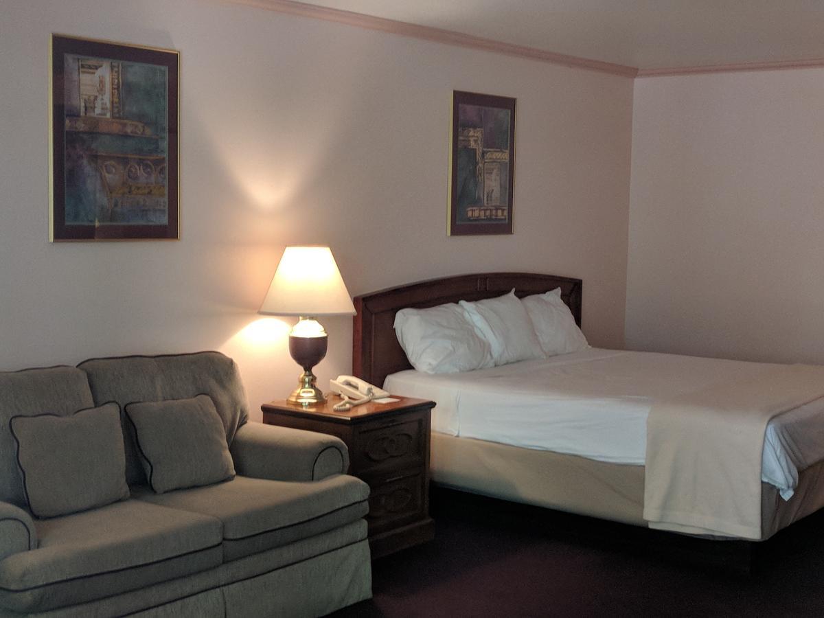 Deluxe King Room Non Pet Friendly