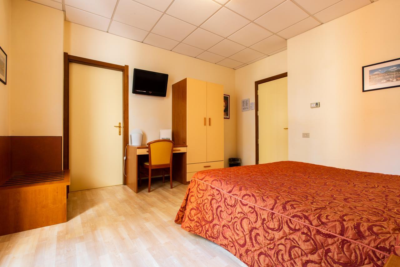 Standard Quadruple Room,1447636042:JPEG