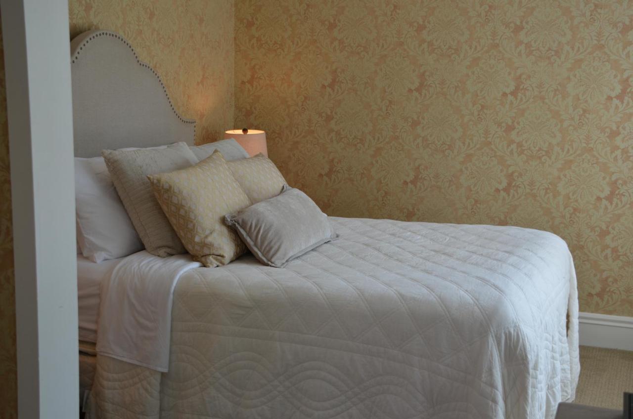 Queen Suite
