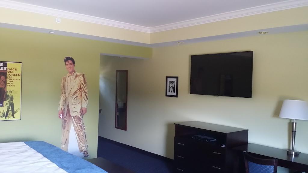 Deluxe King Suite