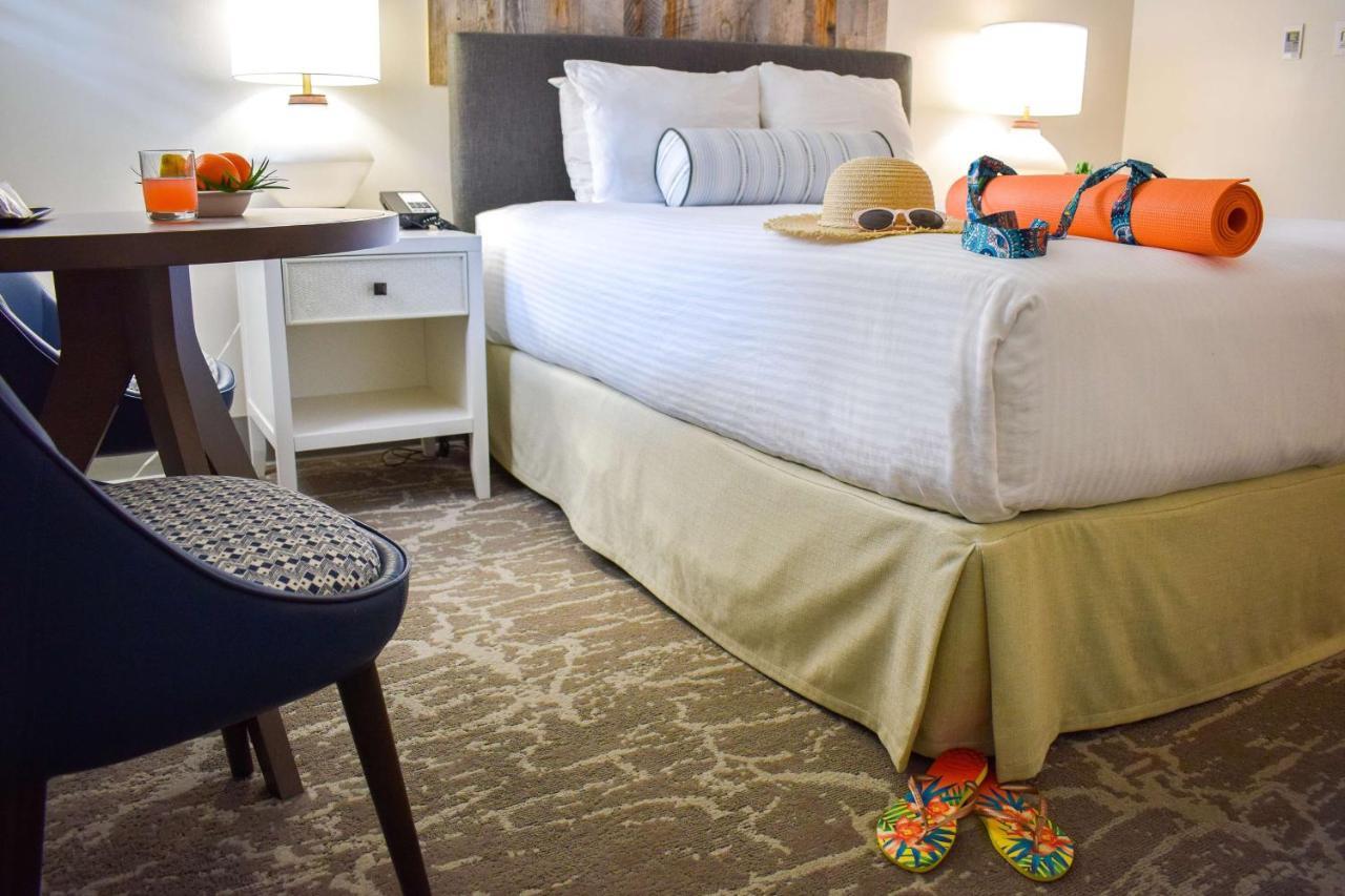 Poolside Queen Room