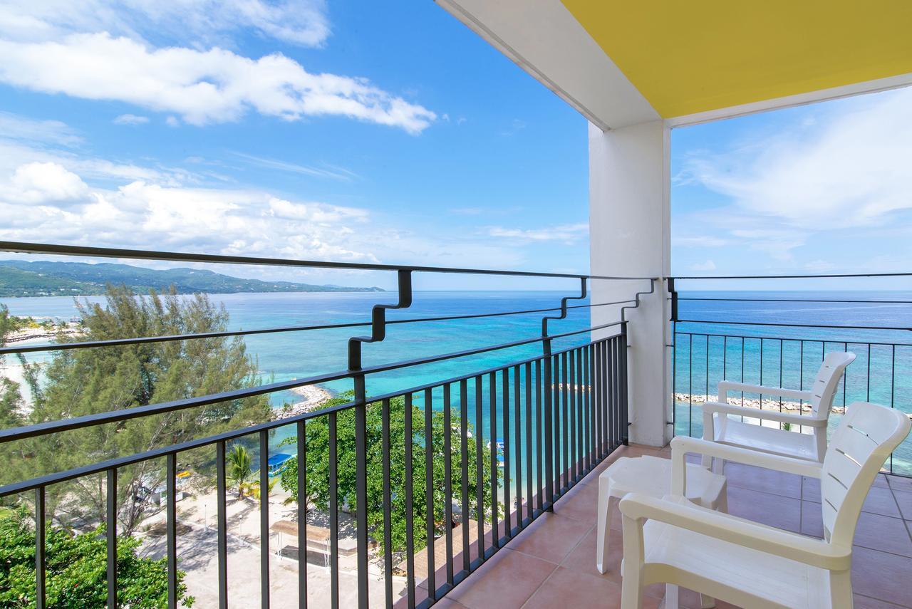 Deluxe Ocean View Double Bed