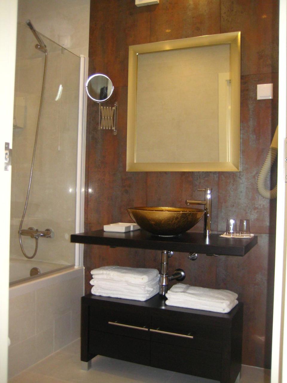Suite,130450741:JPEG