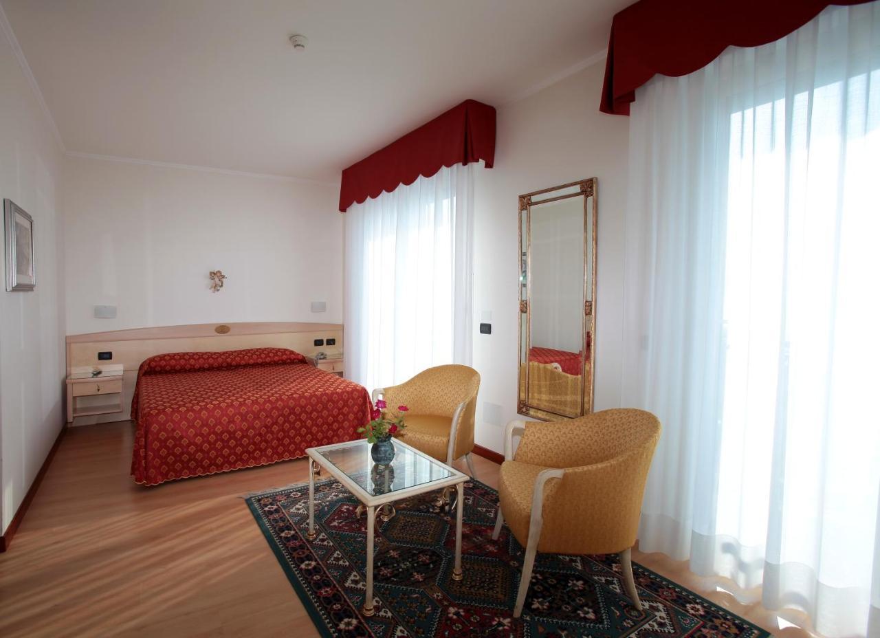 Junior Suite with Sea View,52821109:JPEG