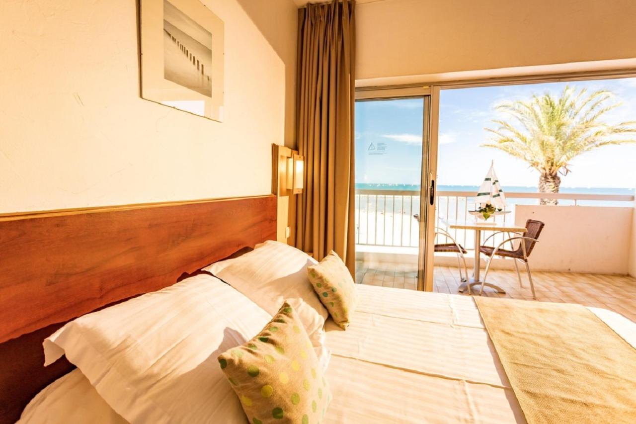 Double or Twin Room Sea View