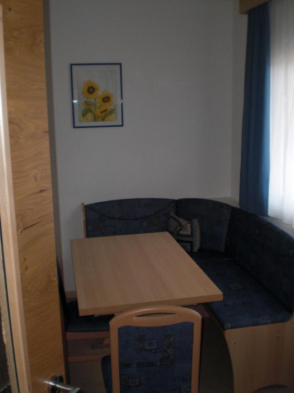 One-Bedroom Apartment,721499749:JPEG