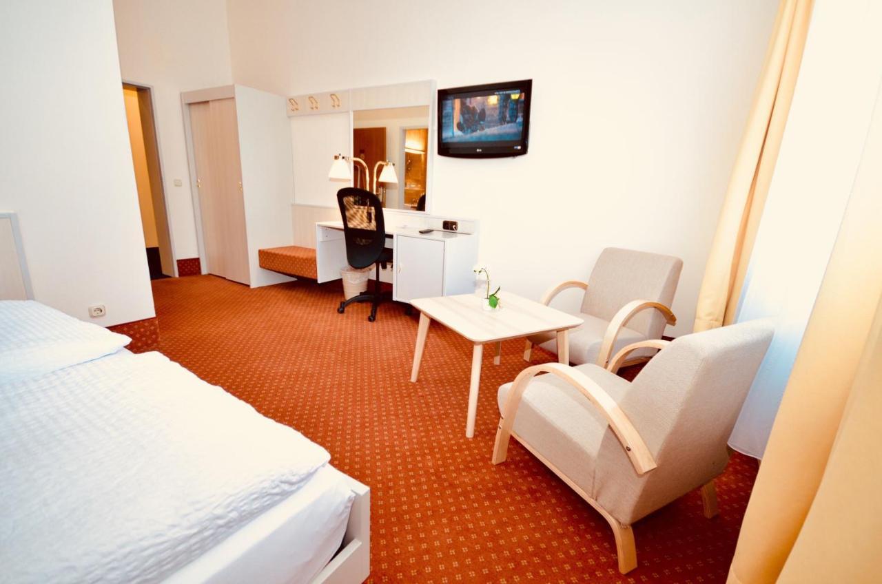 Superior Double Room,723570754:JPEG