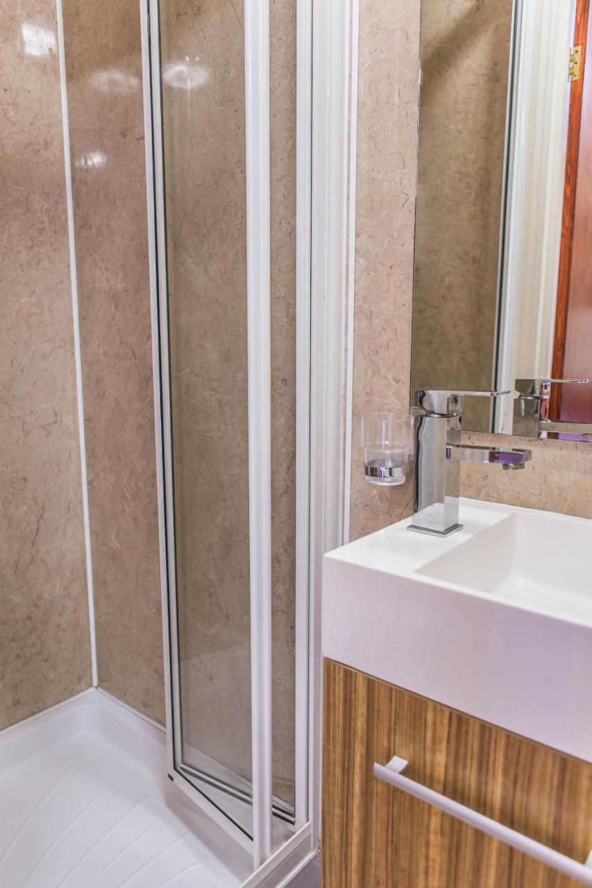 Quarto Twin Standard