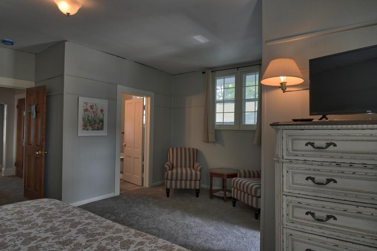 Deluxe Double Room Bath