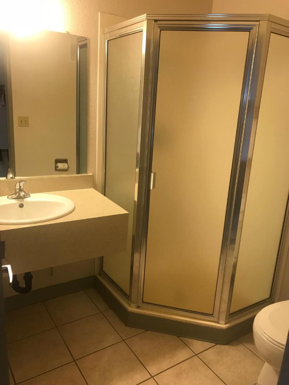 Queen Room Disability Access Non-Smoking