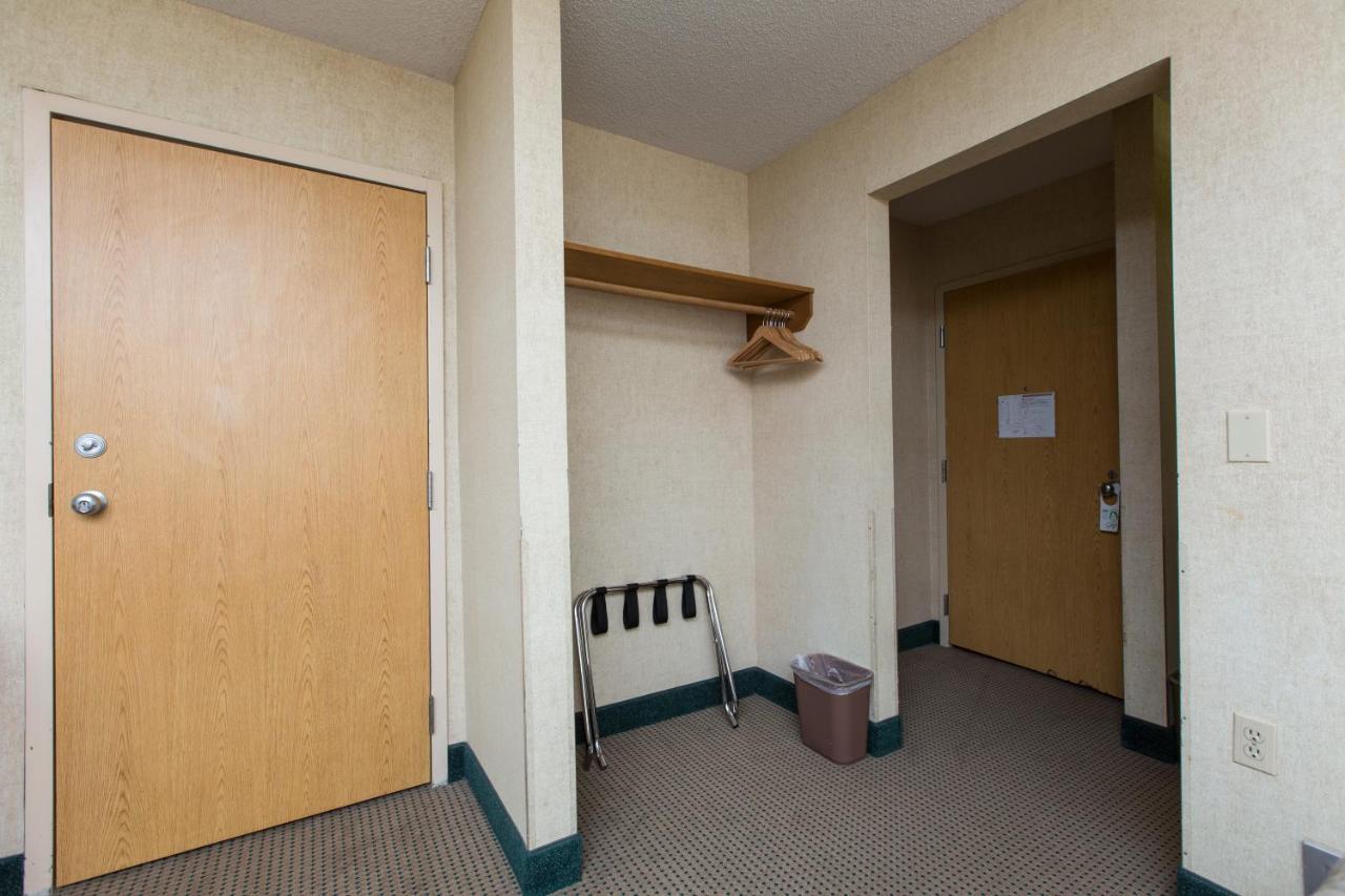 Double Queen Room