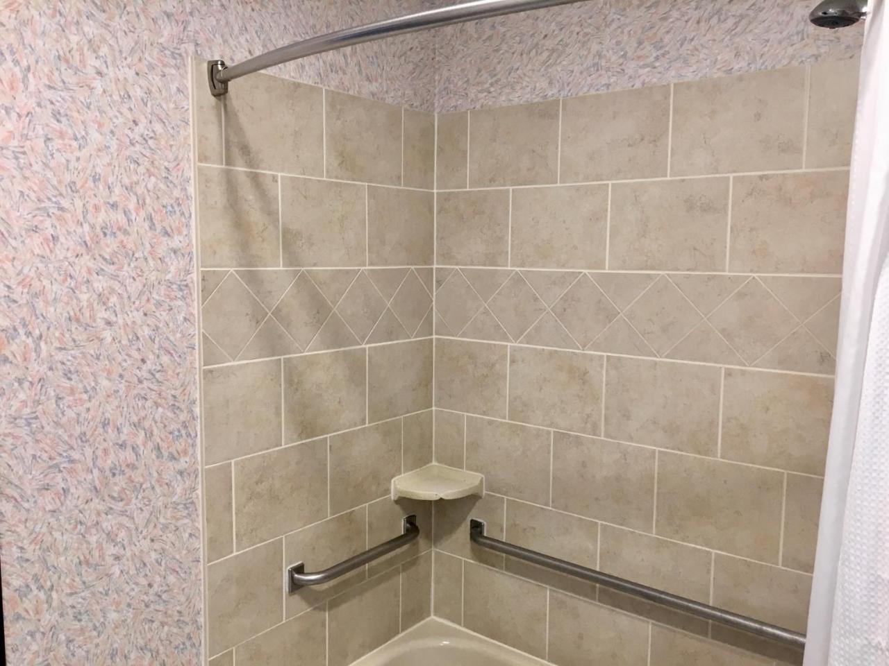 King Suite with Spa Bath - Non-Smoking