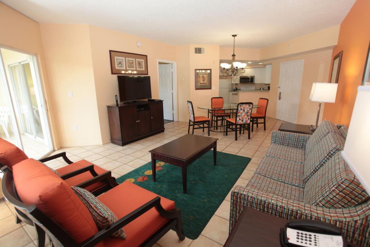 Deluxe King One Bedroom Suite, Pool View,724753603:JPEG