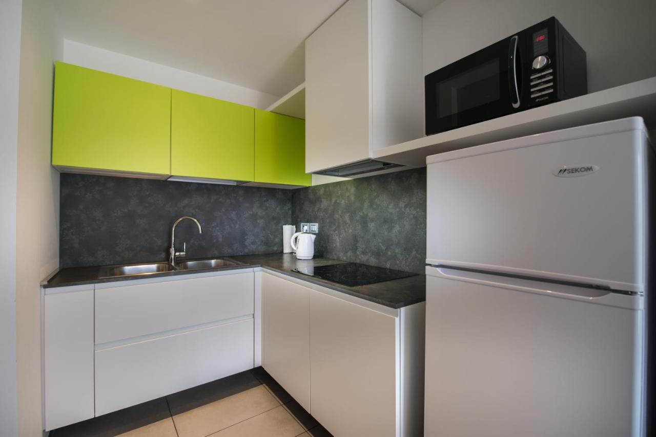 Marina Side Apartment