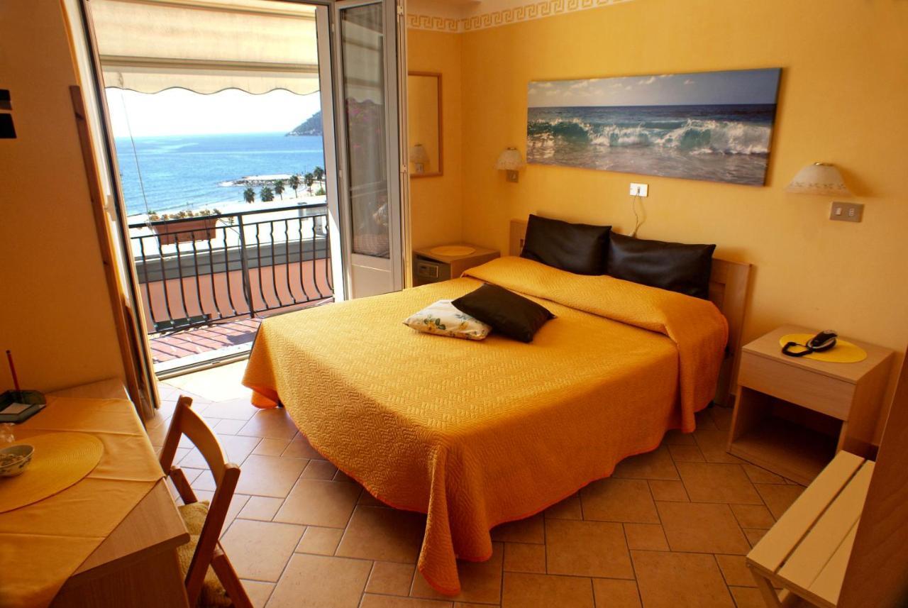 Double or Twin Room Sea View,725434537:JPEG