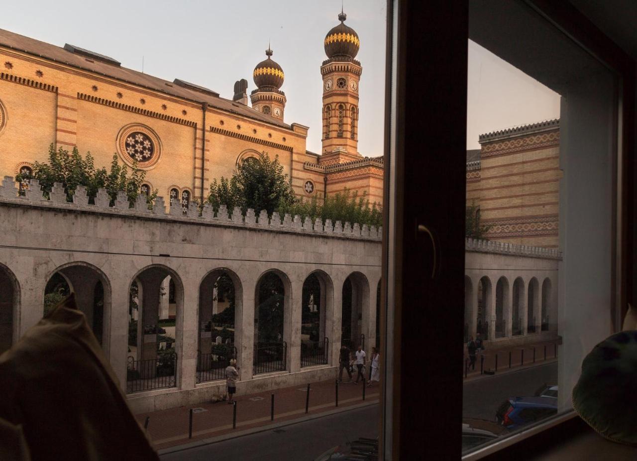 Deluxe Double or Twin Room with Synagogue View
