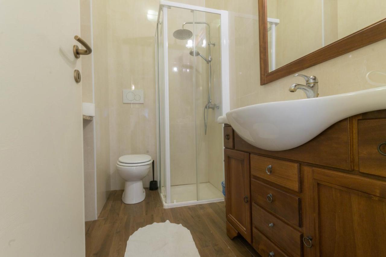 Standard Double Room Lake View