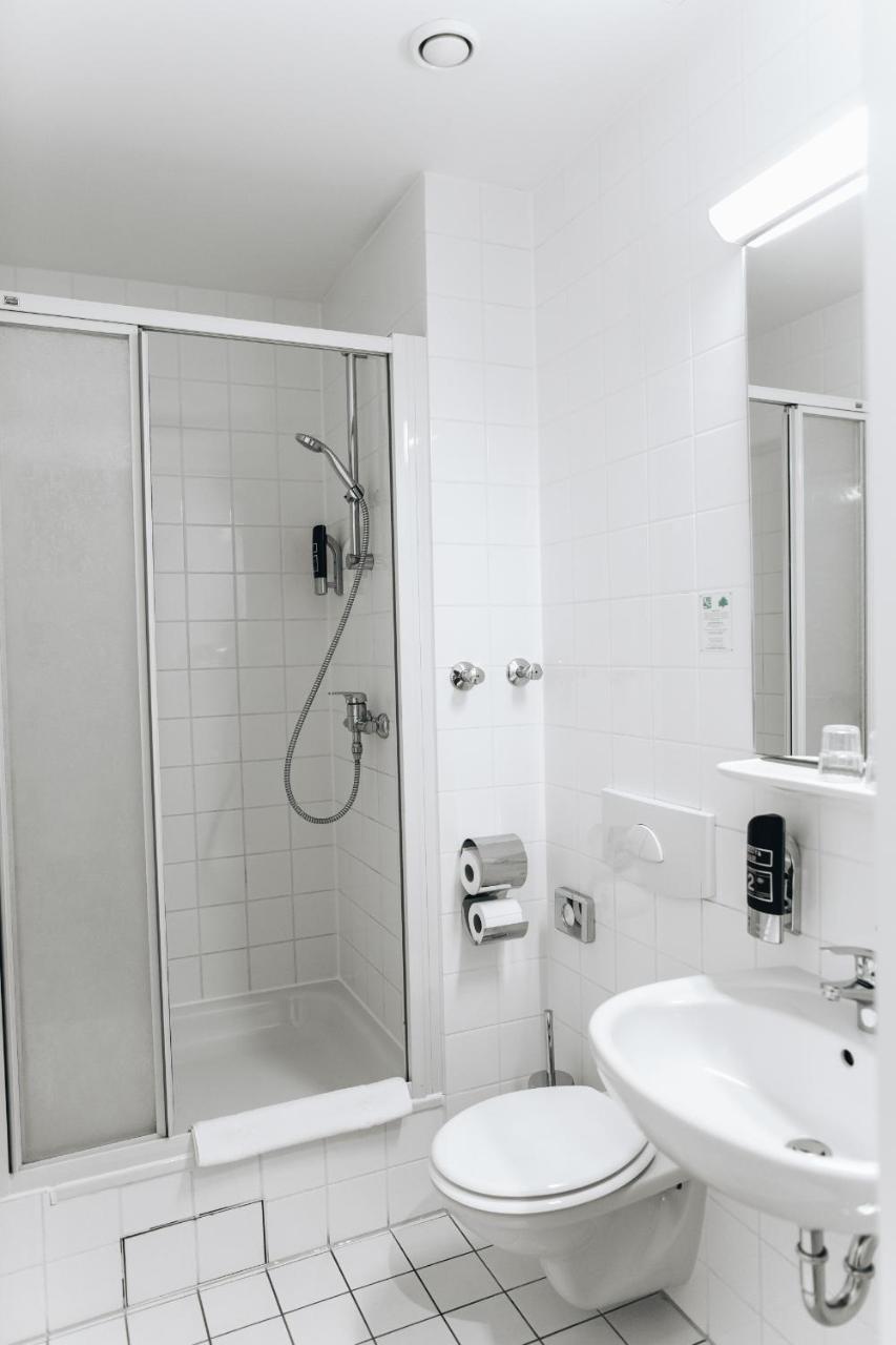 Double or Twin Room Private Bathroom