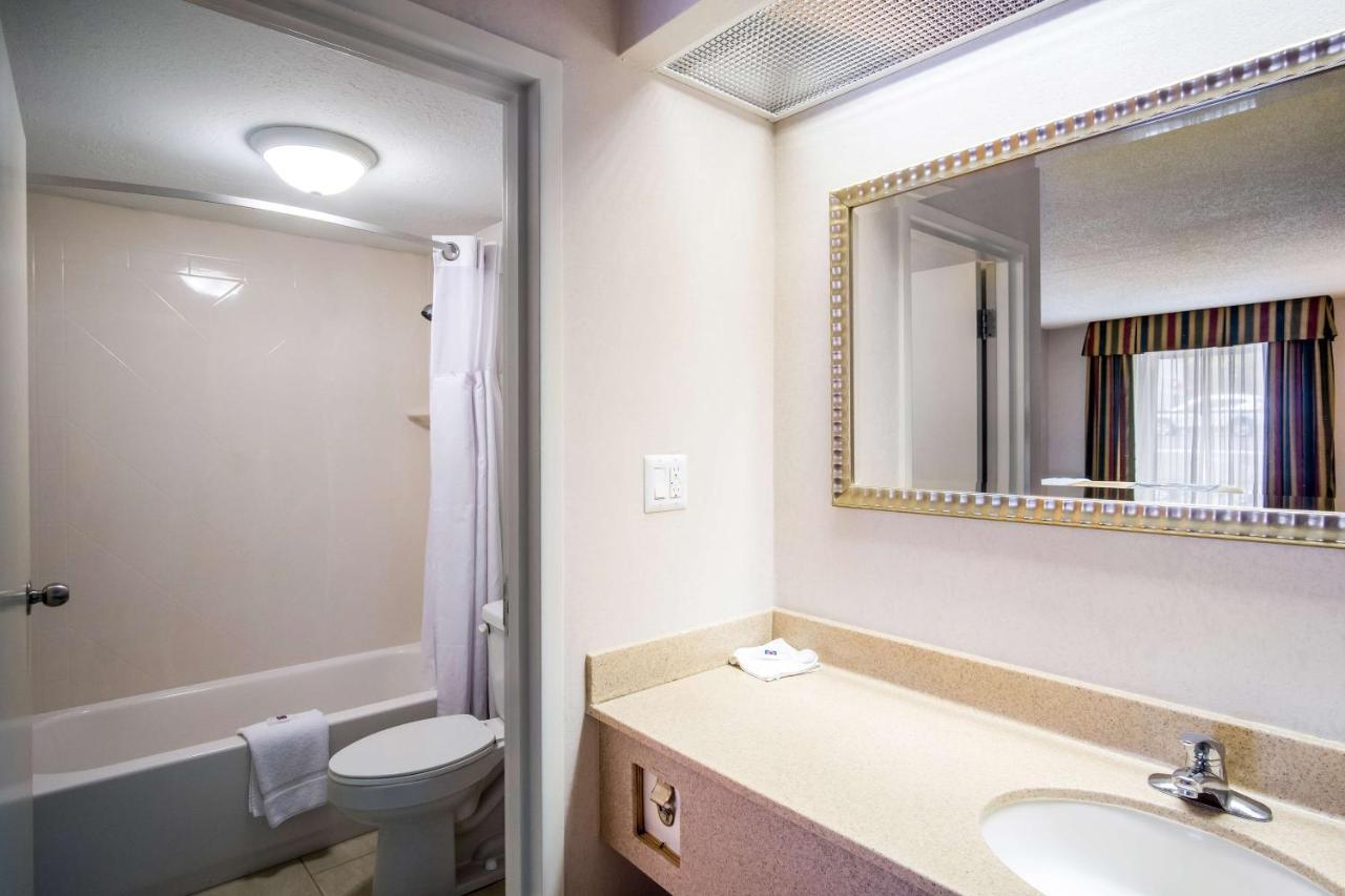 Deluxe King Room Non-Smoking