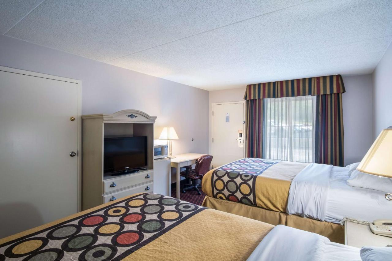 Deluxe Queen Room Two Queen Beds Non-Smoking