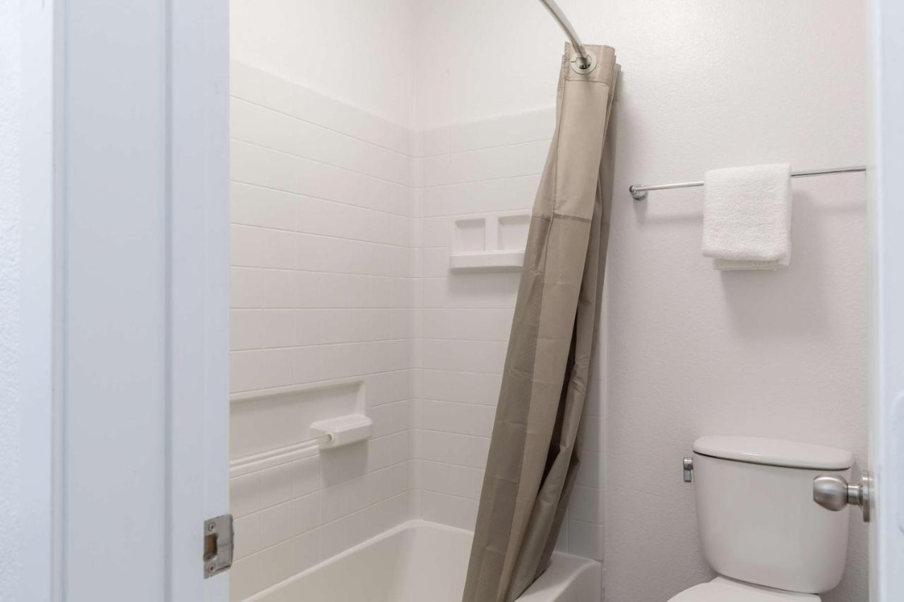 Deluxe Quadruple Room - Non-Smoking