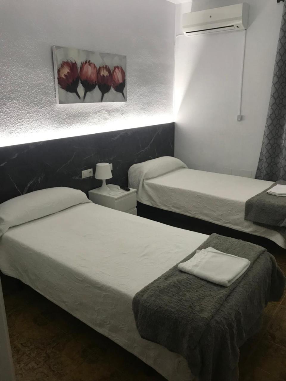 Quarto Twin com Casa de Banho Privada Externa