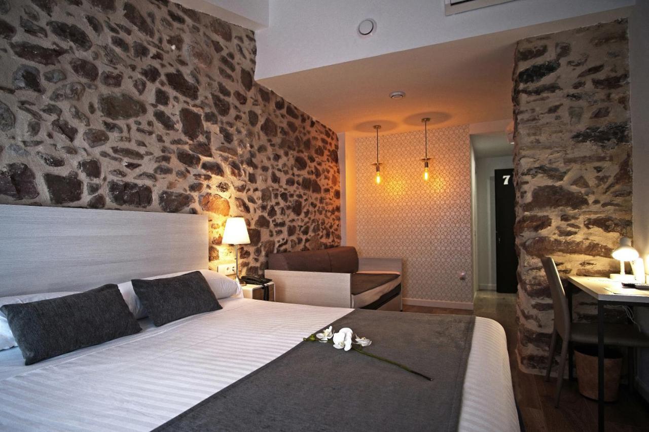 Quadruple Room Bathroom