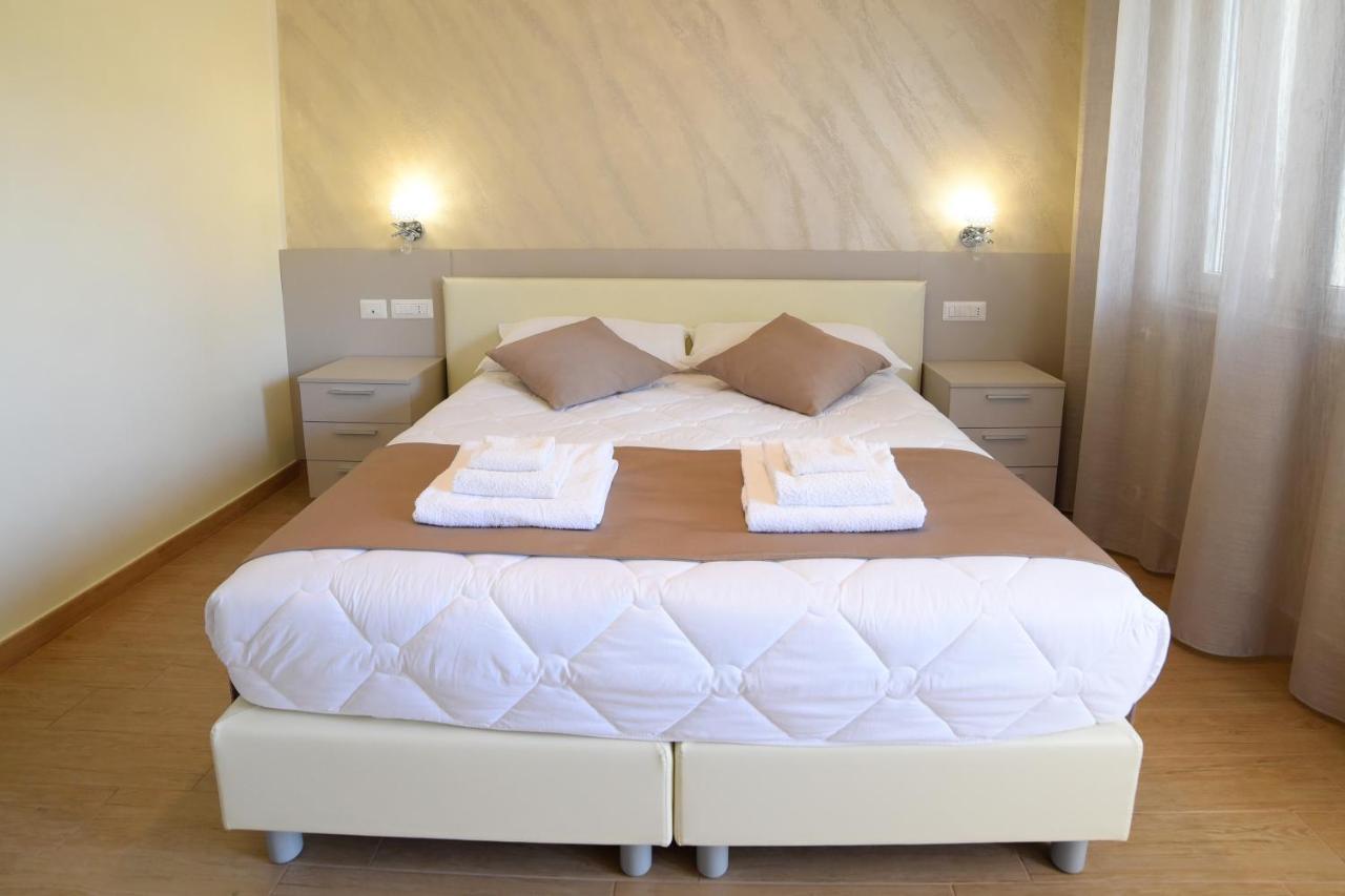 Double or Twin Room Garden View