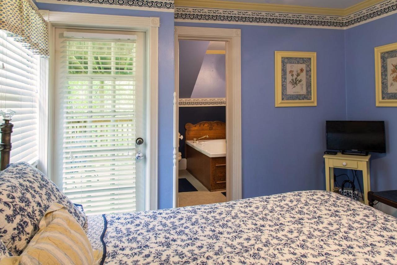 Queen Suite