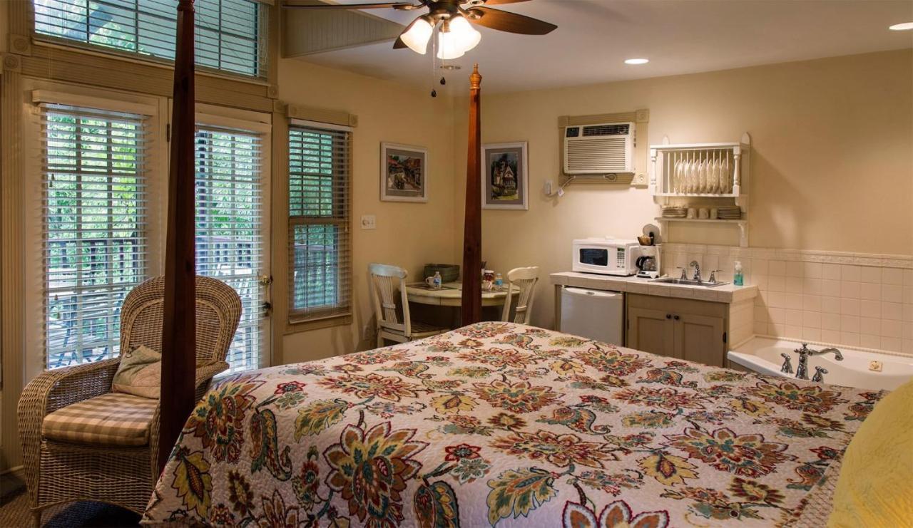 Queen Room Spa Bath