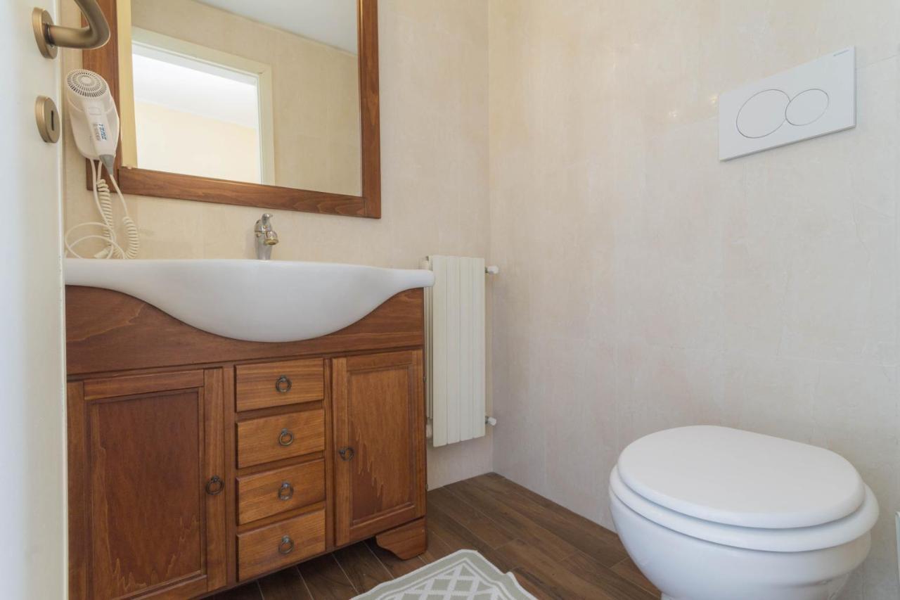 Economy Double Room Lake View