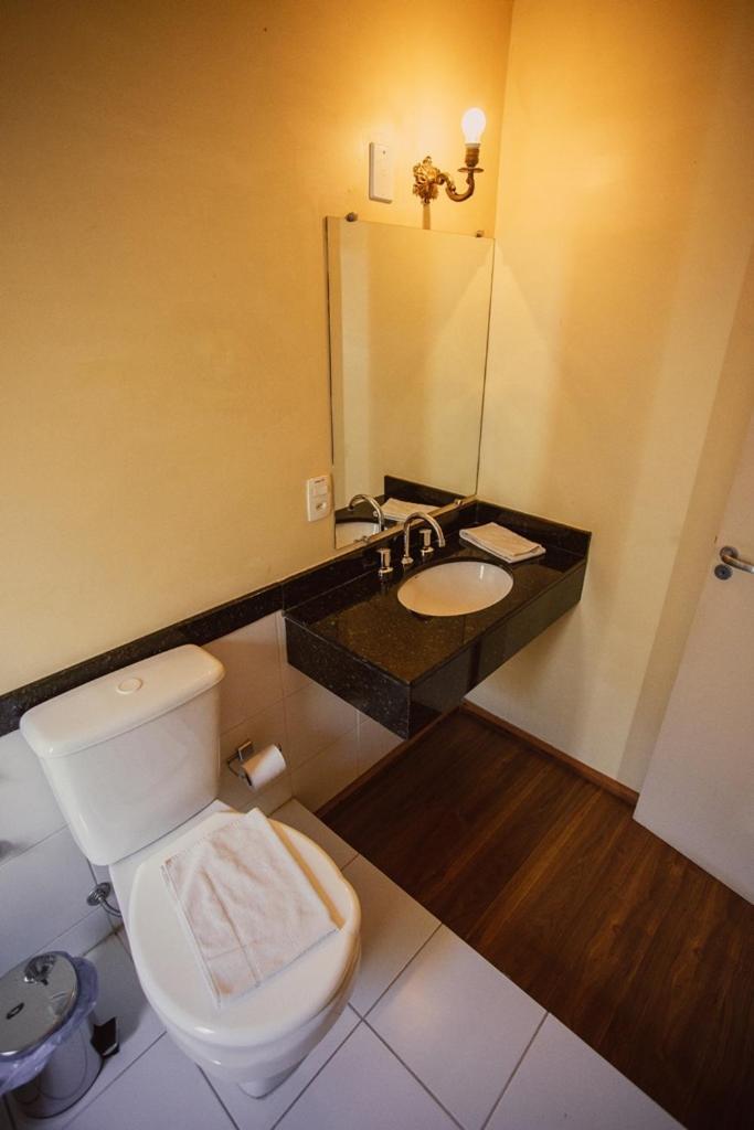 Deluxe Room,812624481:JPEG