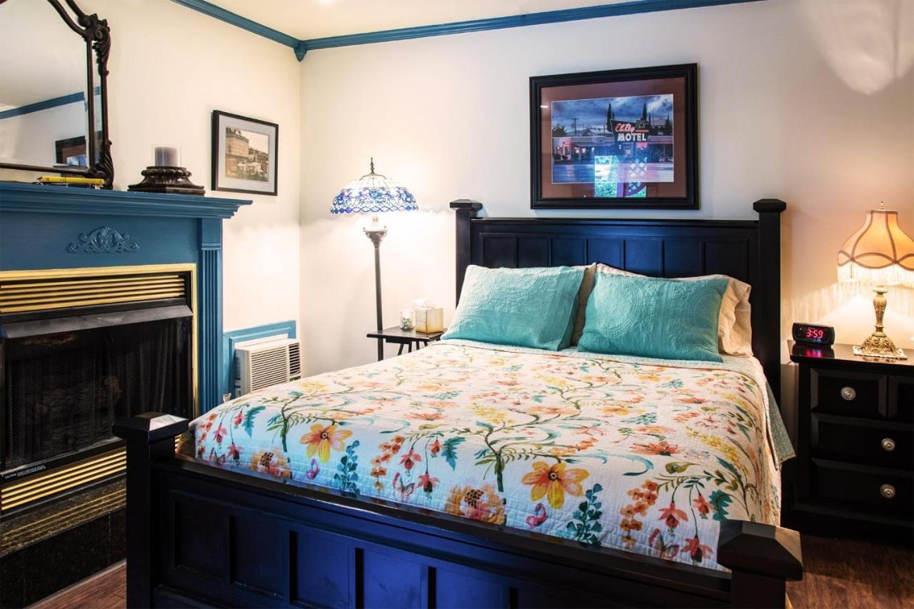 Queen Suite