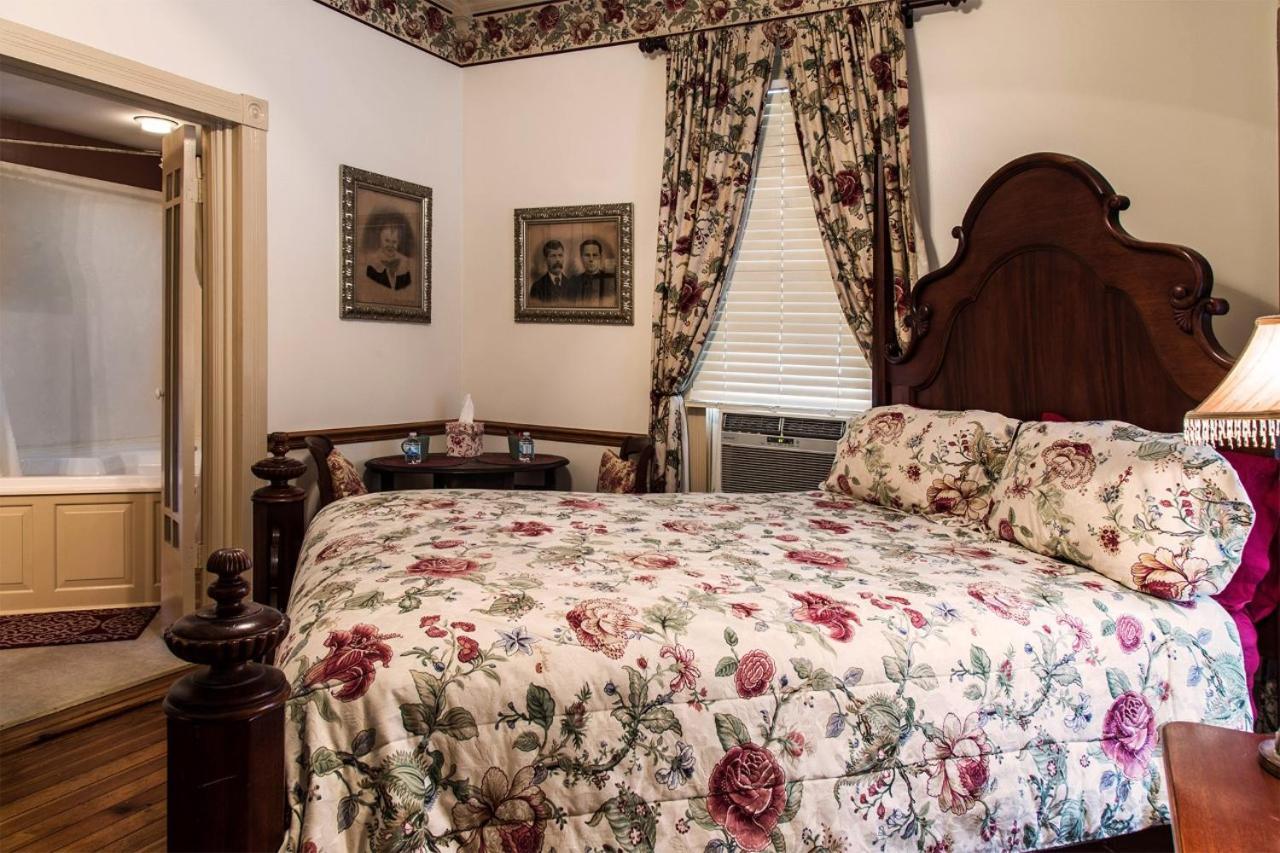 Queen Suite