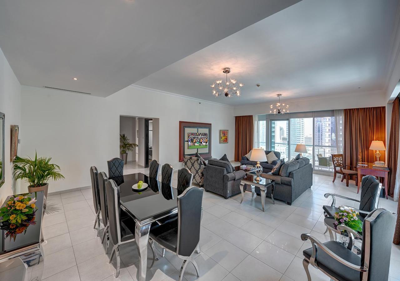 Three-Bedroom Apartment Marina View