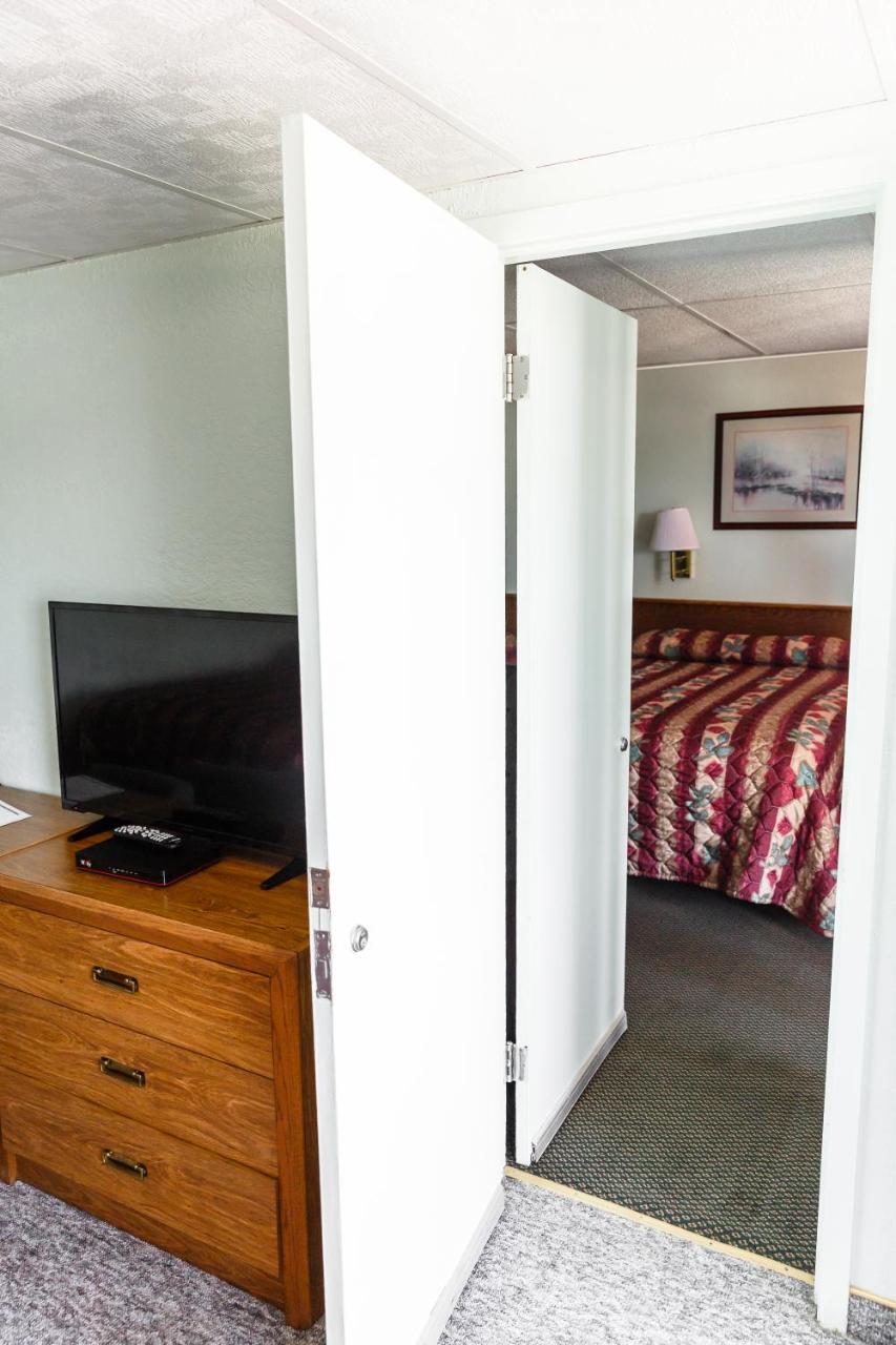 Double Room with Two Double Beds,1555834219:JPEG