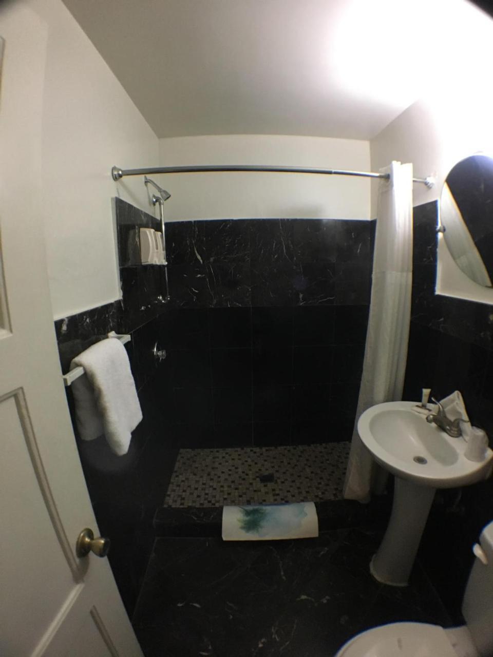 Luxury Single Room Jacuzzi