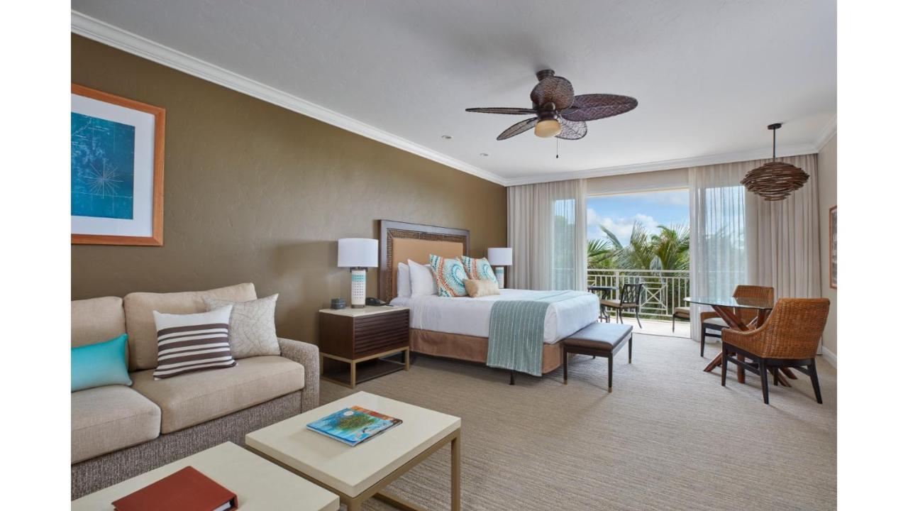 Lodge Island King Suite,736514380:JPEG