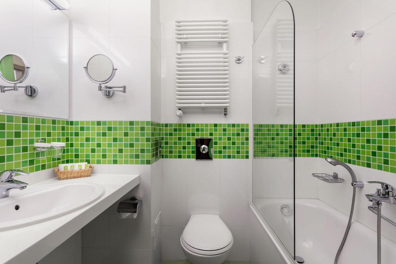 Double or Twin Room Wellness Access,737048824:JPEG