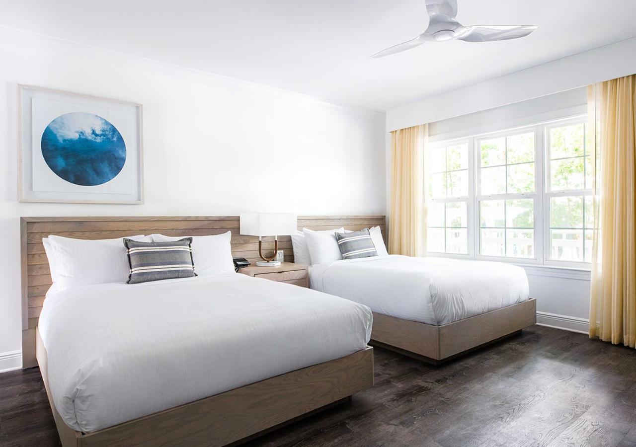 Queen Room with Two Queen Beds and Partial Water View