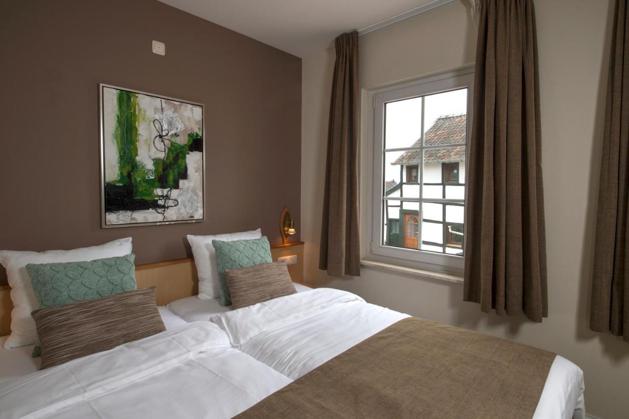 Deluxe One-Bedroom Apartment