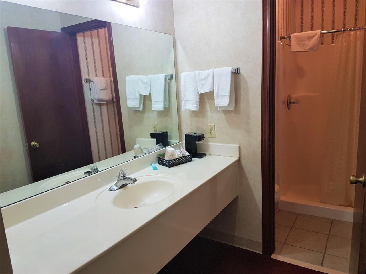 Deluxe King Room with Spa Bath,738415915:JPEG